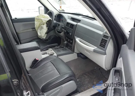 2008 Jeep Liberty Sport из США, поврежденный, VIN 1J8GN28K08W270526